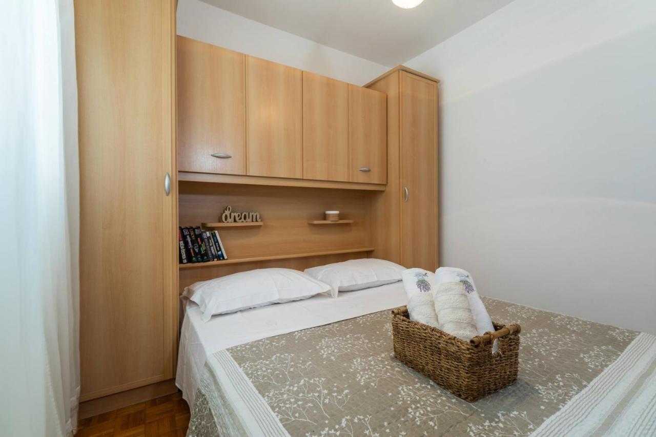 Sunny House Apartment กอร์จูลา ภายนอก รูปภาพ