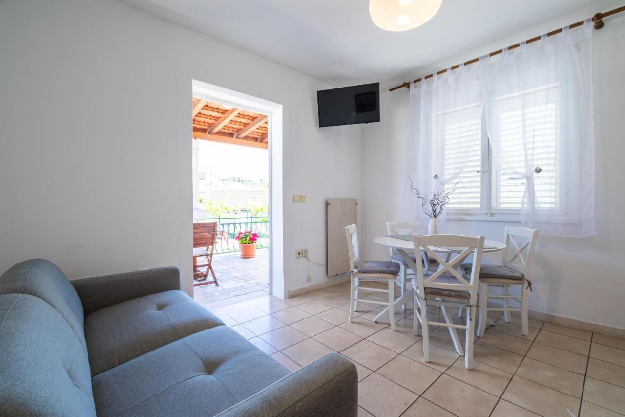 Sunny House Apartment กอร์จูลา ภายนอก รูปภาพ