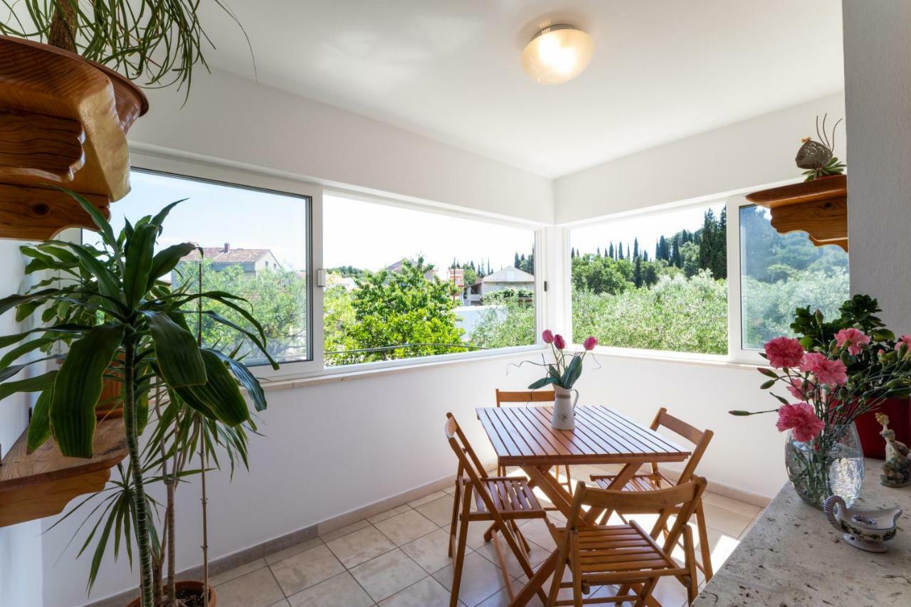 Sunny House Apartment กอร์จูลา ภายนอก รูปภาพ
